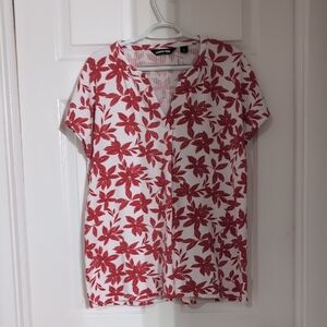Lands' End Red and White Floral Short Sleeve Tee